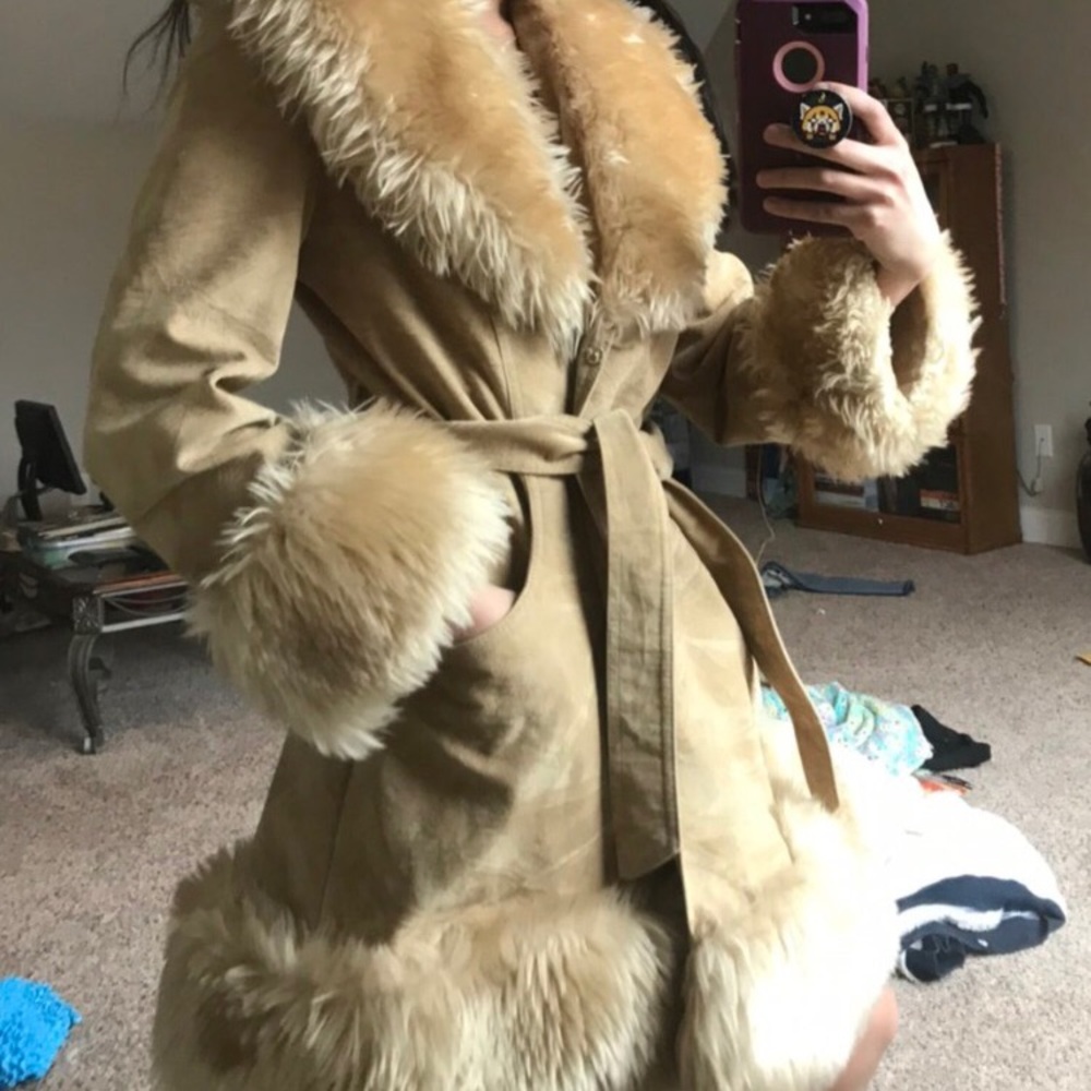 70’S VINTAGE FUR TRIM PENNY LANE COAT!! 🧥💫